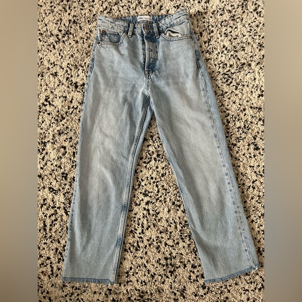 Zara Light Wash Crop Jeans